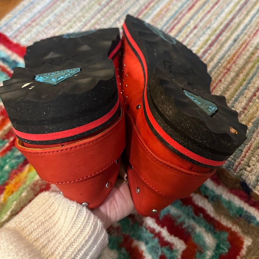 Fluevog NEARLY NEW Carlton MK1 Foyt slip-on red studded shoe M7/W9 (fits 8/10) - Picture 16 of 16